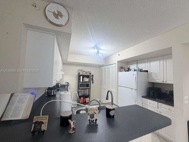 Photo - 9610 NW 2nd St Unidad 8-206