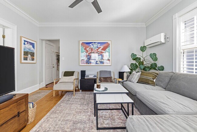 Photo - 722 E 2nd St Unit 2