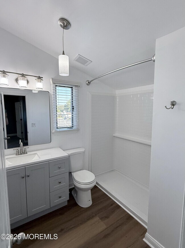 406 Cedar Dr