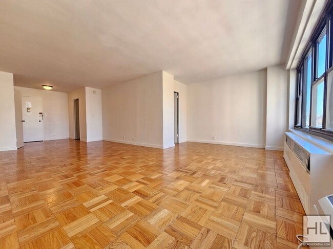 Photo - Top-Floor Alcove Studio Near Union Square Unit PHH00