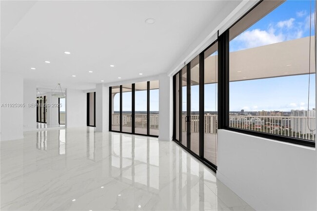 Photo - 2000 Island Blvd Unidad PH-5