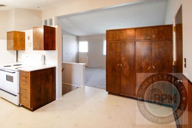 Photo - Comfortable 3 Bd /1.5 Ba Home $300.00 off...