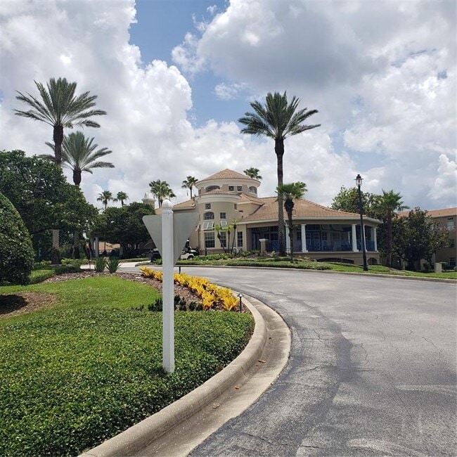 Building Photo - 7300 Westpointe Blvd Unit 732