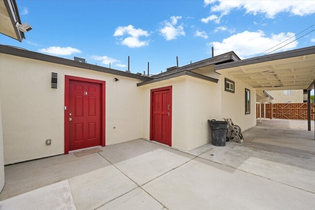 Building Photo - 623 N 10th St Unit C
