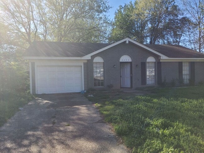 Building Photo - 5259 Cedar Bluff Dr