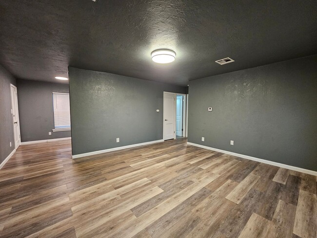 Photo - Updated (2) Bed/(1) Bath in Core Norman! Video Walk-Thru Avail!