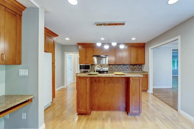 8566-109B 109b St