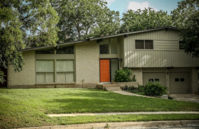 Photo - 3811 Ridgeline Dr