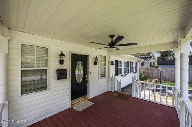 Photo - Spacious updated home in Jax - Pet Friendly - Great Location