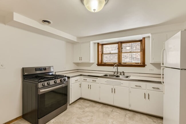 Building Photo - 1806 Euclid Ave Unit B