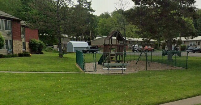 Photo - 375 N Main St