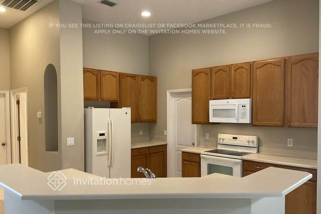 Photo - 305 Oak Springs Dr