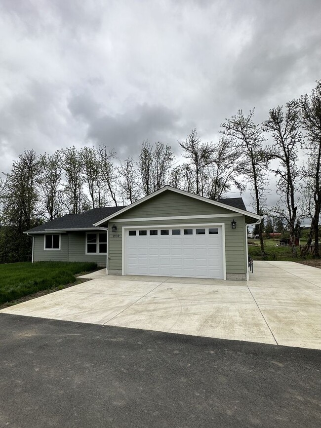 Brand New 3 Bed 2 Bath Home In New Sutherl... - Brand New 3 Bed 2 Bath Home In New Sutherl...