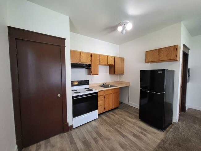 Photo - 517 W Maple Ave