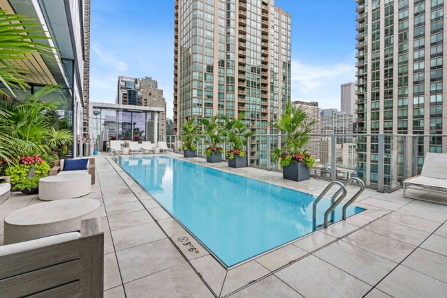 Photo - 9 E Huron St