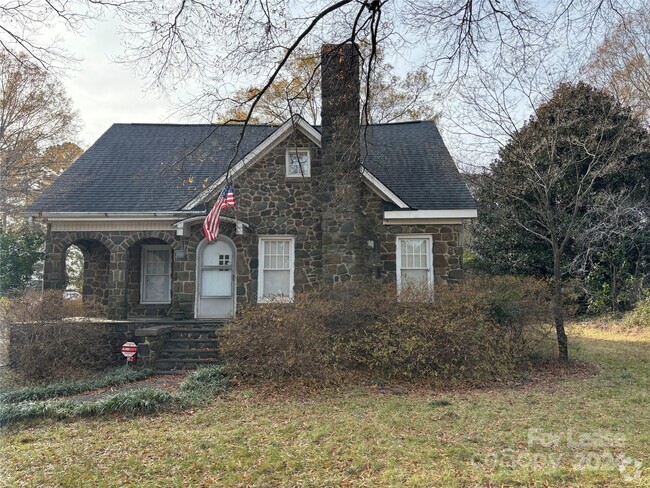 Building Photo - 2362 Statesville Hwy Rental