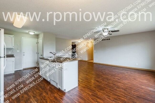 Photo - 908 SW 47th Cir