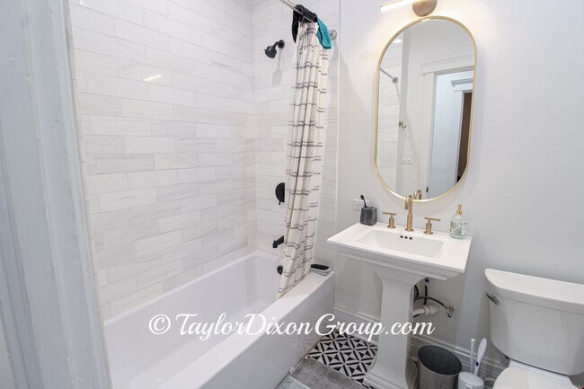Photo - 6617 S Minerva Ave Unit Apt 2