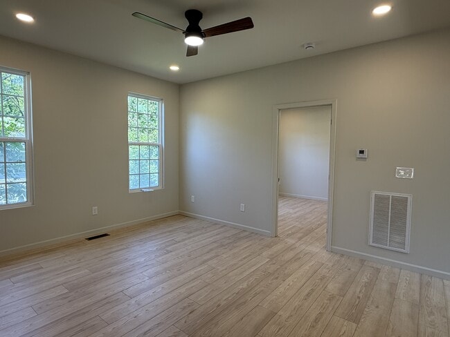 Photo - 2213 Cityview Ave