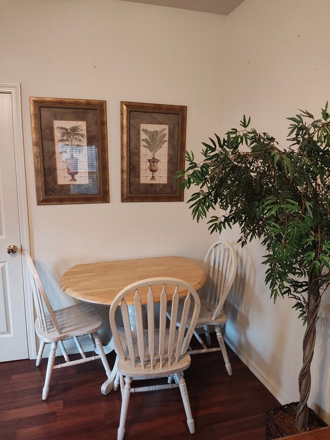 Building Photo - Furnished 1 bedroom 1 bath near Silver Dol... Unit 1