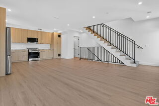 11302 Collins St