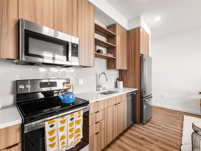 Photo - Mason & Main