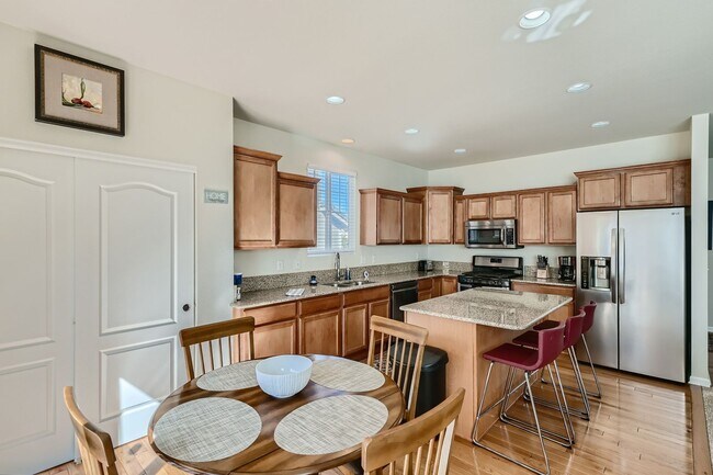 Photo - 5 Bedroom in Anthem Highlands