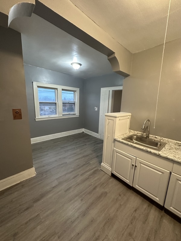 Photo - 1442 W 101st St