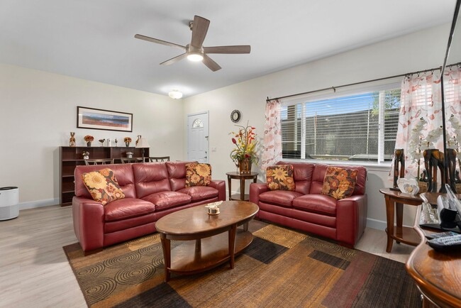 Photo - Sunsets, Shopping and Sights!