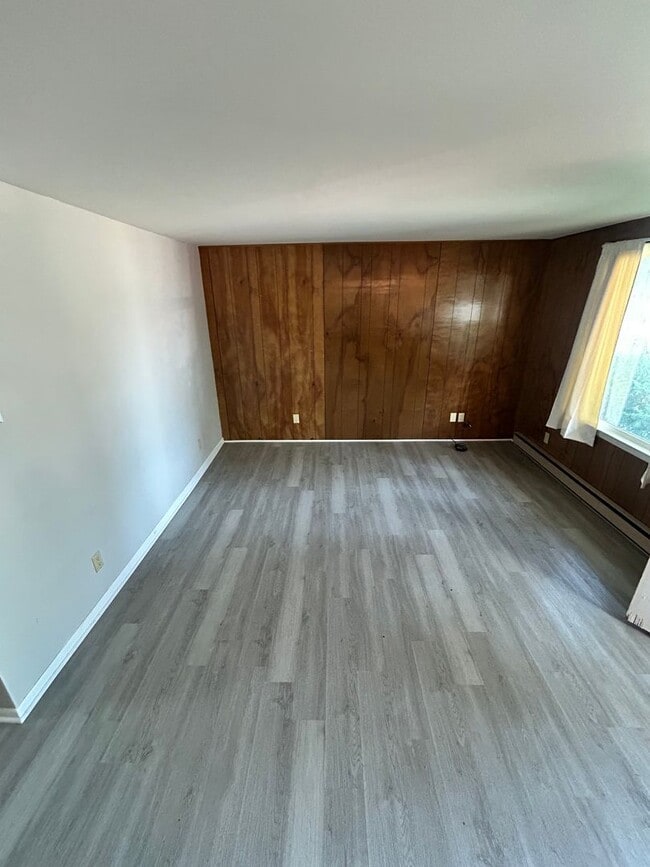 Photo - 104-110 Maple Lane Unidad 104