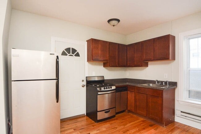 Building Photo - 644 W Oakdale Ave Unit A04C Rental