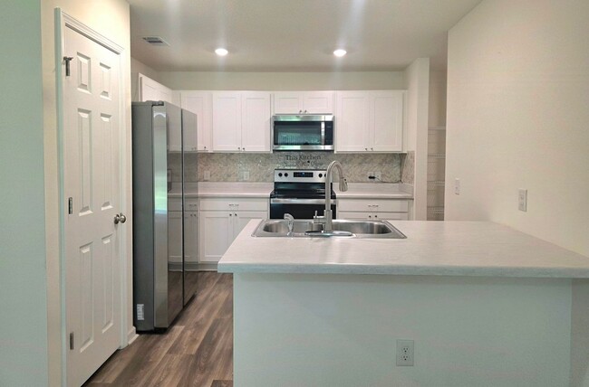 Photo - 7821 Maxton Rd