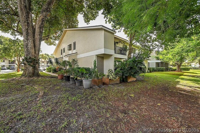 Photo - 117 Gardens Dr Unit 204