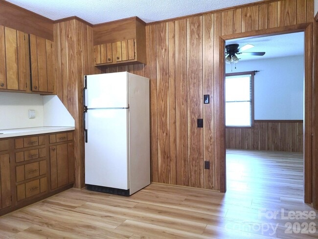 Photo - 2022 Oakdale Rd