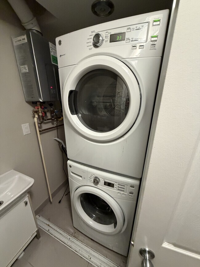 Photo - 59 Concord St N