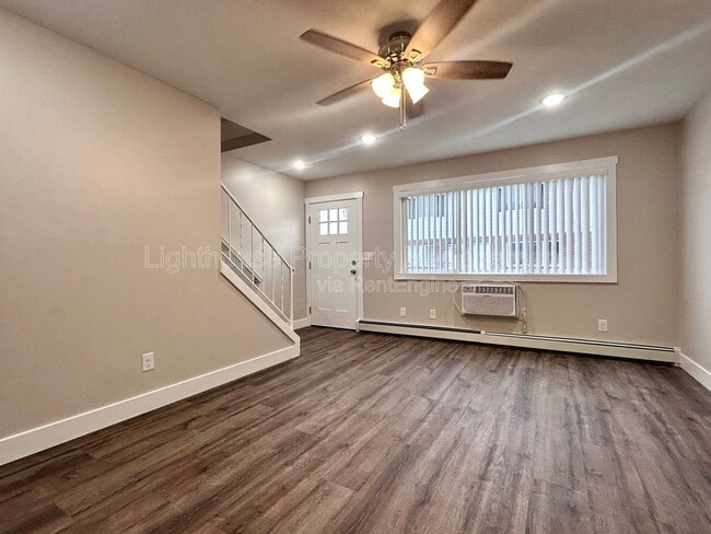 Photo - 2855 Taft Ave SW