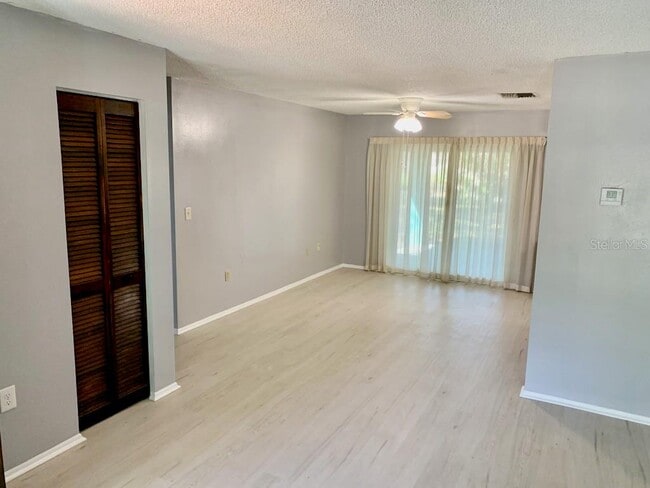 Photo - 2073 Carnac St