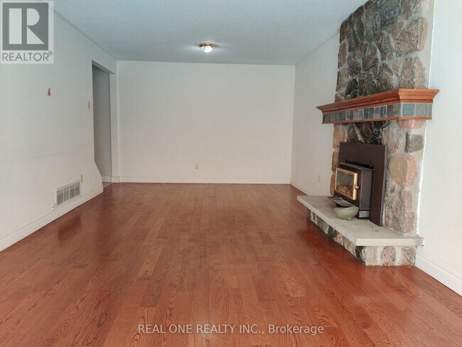 Photo - 72 Liebeck Crescent