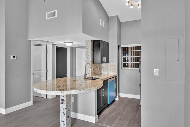 Photo - 2851 N Oakland Forest Dr