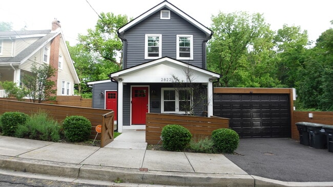 Building Photo - 2822 Bruce Pl SE Rental