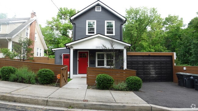 Building Photo - 2822 Bruce Pl SE Rental