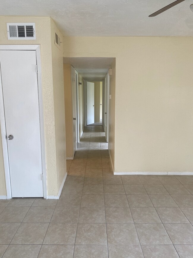 Photo - 9846 Gillman St