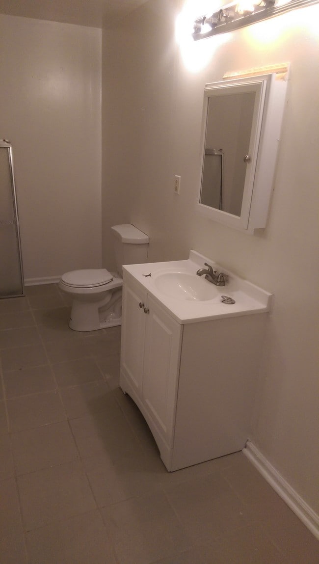 Building Photo - 2102 Chippewa St Unit 1