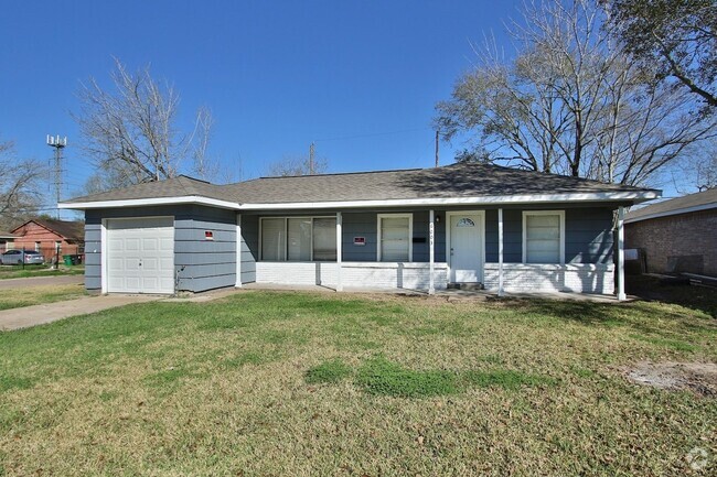 Building Photo - Move in ready! 3 bedroom 1 bath - 77033 Rental