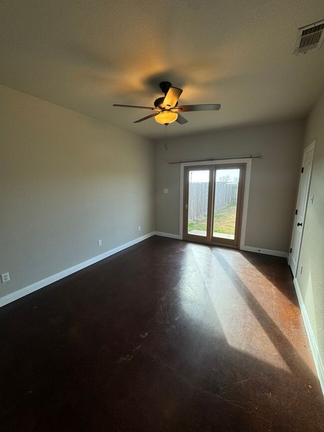 Photo - 3/2 in BROCK ISD - LAWN CARE INCLUDED - Pe...