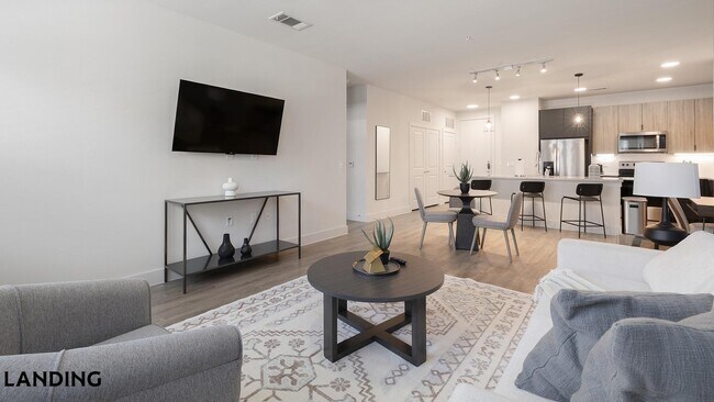 502 E College St Unit 213