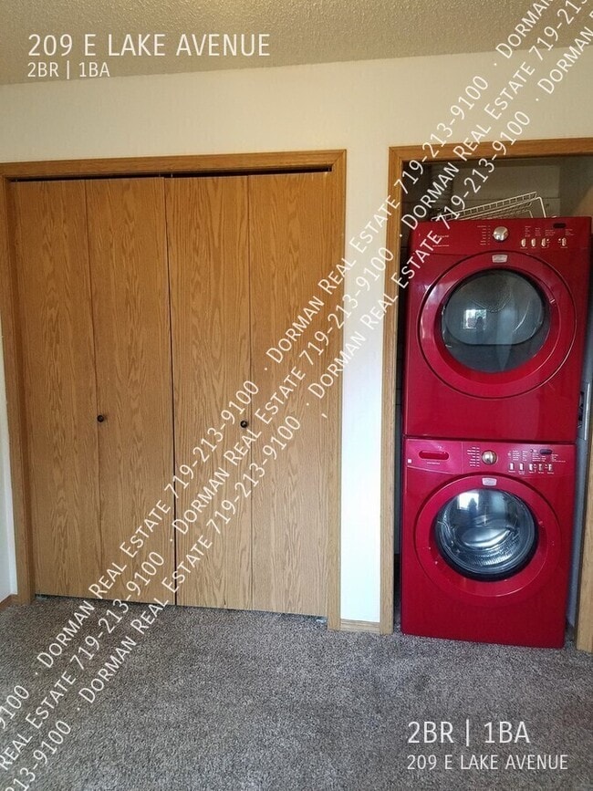 Photo - 209 E Lake Ave