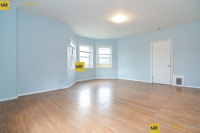 Photo - 923 Beacon St Unit 2