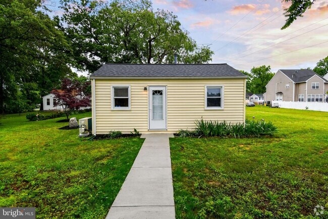 Building Photo - 366 Winmeyer Ave Rental