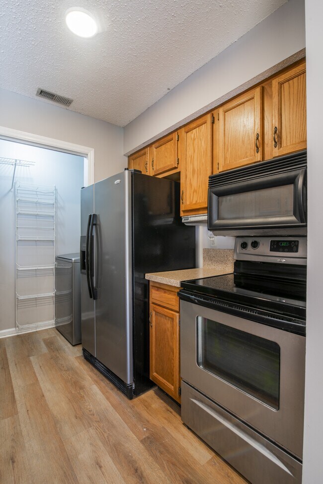 Photo - 8117 Tremaine Ct